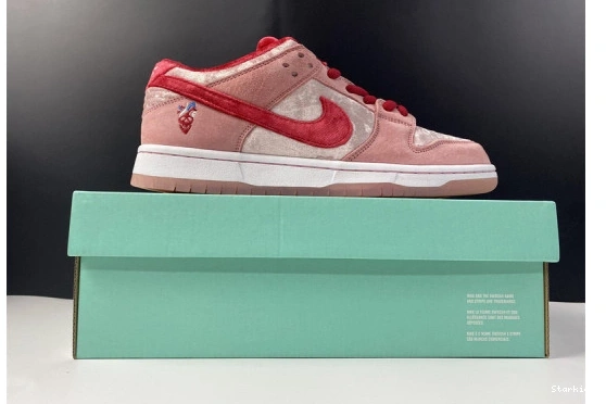 Dunk  CT2552-800 Nike SB StrangeLove Skateboards Low 0727